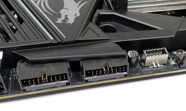 MSI MEG X570 GODLIKE review_00470_DxO