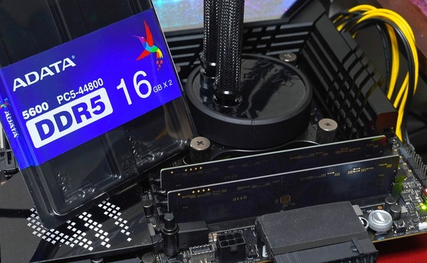 ADATA AD5U560016G-DT