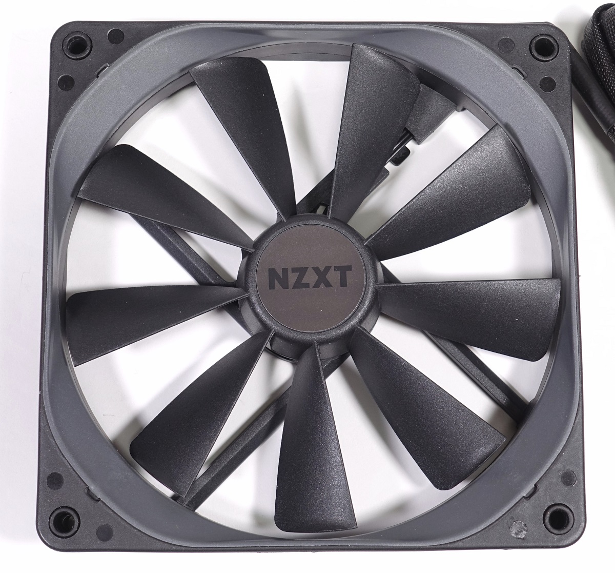 エアフロー重視のケースファン Nzxt Aer F 1 140 をレビュー 自作とゲームと趣味の日々 エアフロー重視のケースファン Nzxt Aer F 1 140 をレビュー 自作とゲームと趣味の日々
