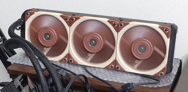 Noctua NF-A12x25 PWM_Radiator