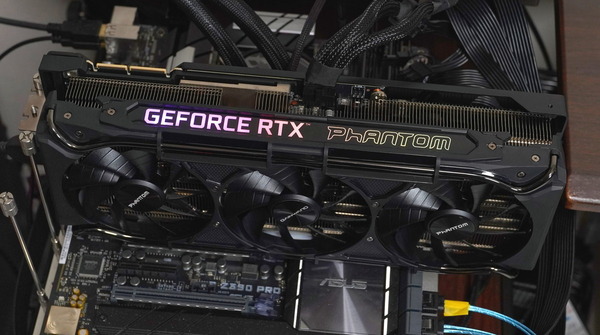 Gainward GeForce RTX 3090 Ti Phantom review_06796_DxO