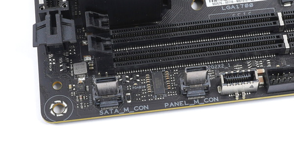 ASUS ROG STRIX Z690-I GAMING WIFI review_03461_DxO