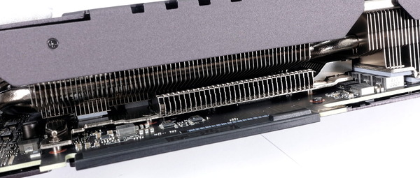ASUS TUF-RTX3090-O24G-GAMING review_04547_DxO
