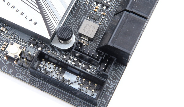 GIGABYTE Z690M AORUS ELITE DDR4 review_02266_DxO
