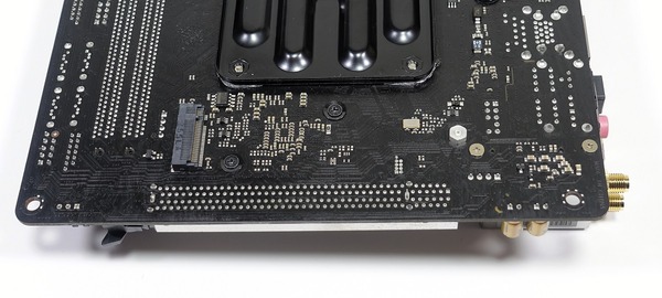 ASRock Fatal1ty X470 Gaming-ITX/ac review_06063_DxO