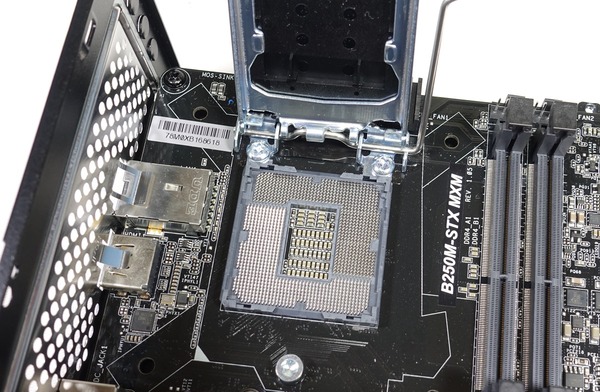 ASRock DeskMini GTX 1080 review_02709