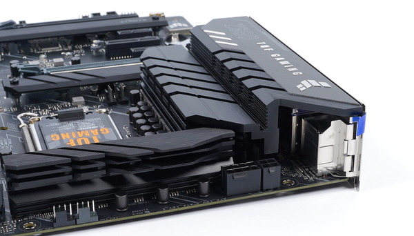 ASUS TUF GAMING Z690-PLUS WIFI D4 review_00717_DxO