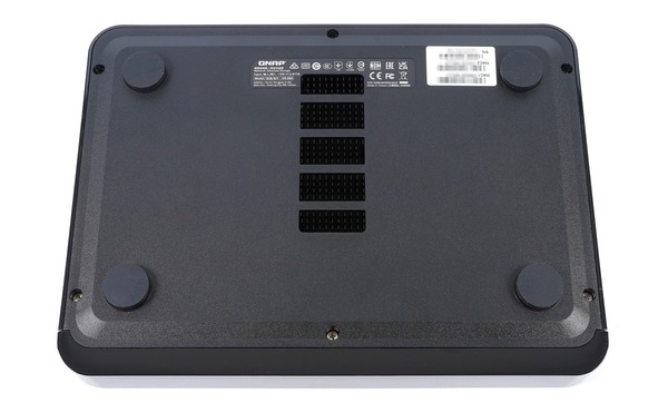 QNAP HS-264 review_06254_DxO