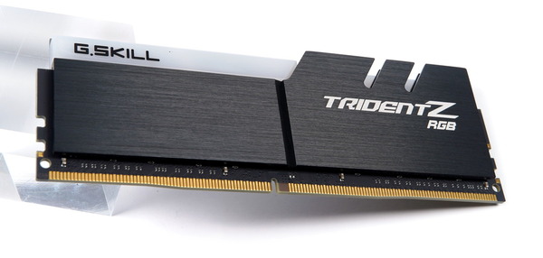 G.Skill Trident Z RGB F4-4000C14D-32GTZR review_01537_DxO