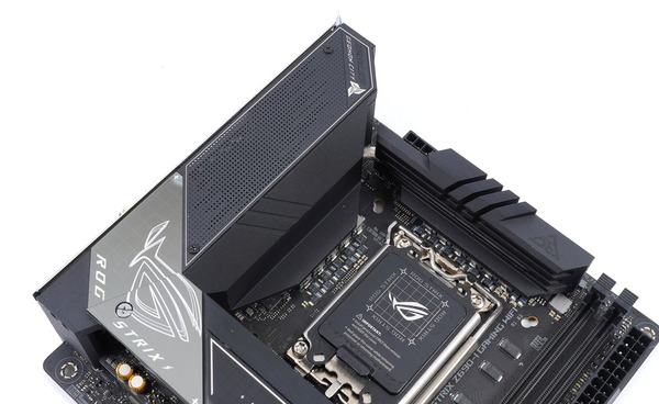 ASUS ROG STRIX Z690-I GAMING WIFI review_03473_DxO