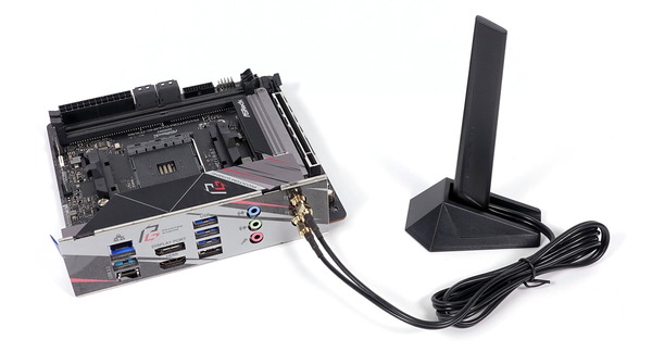 ASRock B550 Phantom Gaming-ITX/ax review_02052_DxO