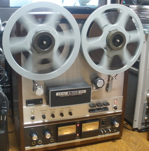 TEAC A-7010GSL オープンリールデッキ ジャンク オープンデッキの修理 TEAC A-7010GSL 重いデッキだが治したい