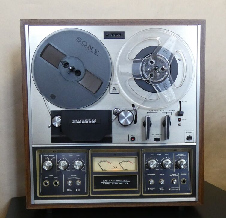 AKAI GX-4440D 1モーター機だが整備後は高性能となった AKAI GX-4440D 1モーター機だが整備後は高性能となった