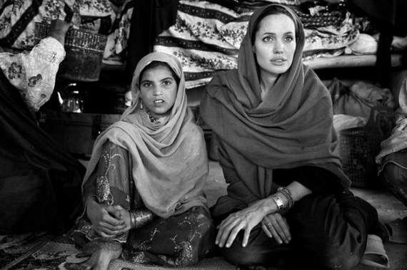 angelina-jolie-in-afghanistan03