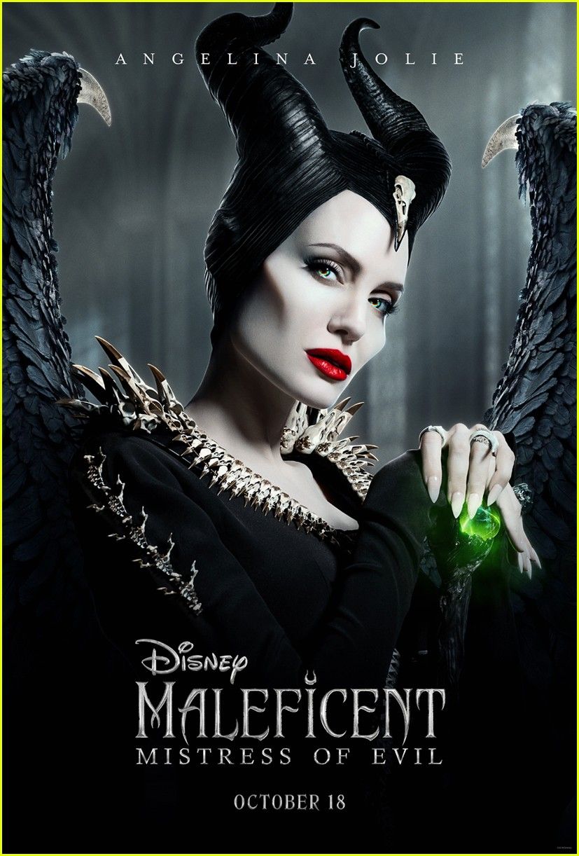 angelina-jolie-new-maleficent-poster-03