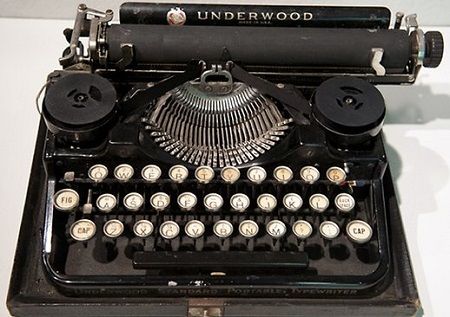 911368-ernest-hemingway-039-s-1929-underwood-standard