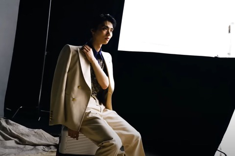 ELLE メイキング 14