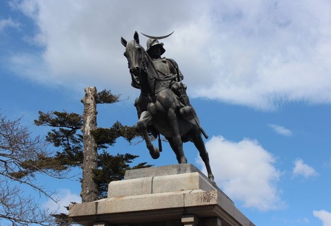 伊達政宗 騎馬像