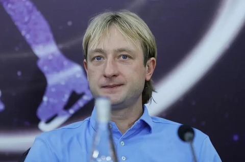 プルシェンコ コストルナヤ移籍問題