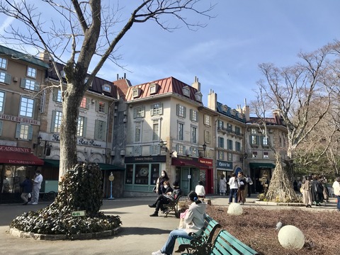 03B22C84-5A19-41A3-B88C-8331996D116A