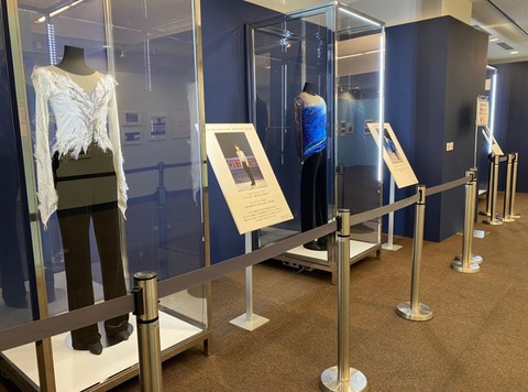 共に前へ 展示 8