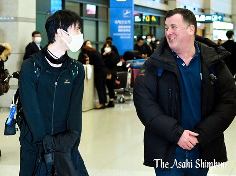 20 4CC  到着　朝日新聞