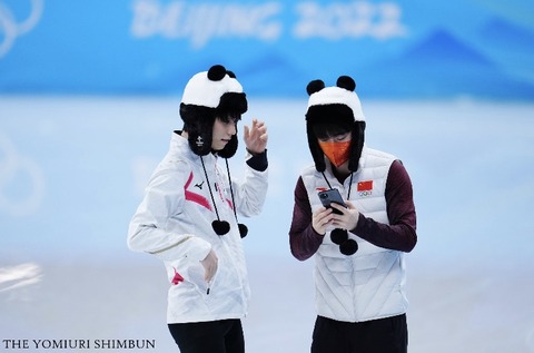 DC30A7C7-1E09-4B7F-89DB-05DA0B8EDAEE