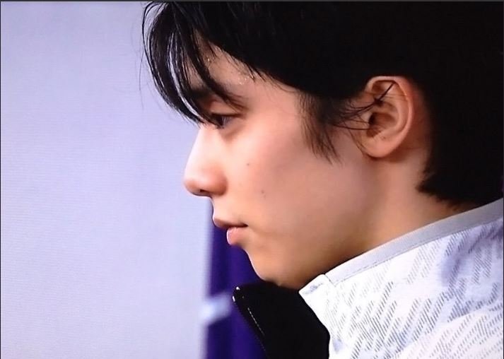 美しい横顔の彼 金色の翼にのって 羽生結弦選手をずっと応援 美しい横顔の彼 金色の翼にのって 羽生結弦選手をずっと応援