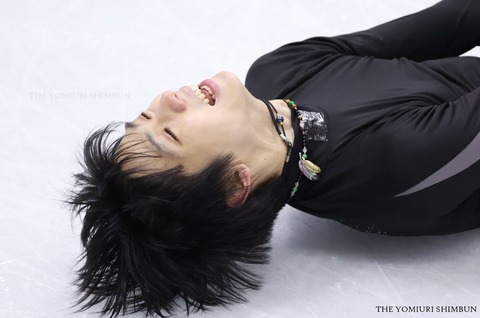 20 4CC 羽根のペンダント 2 読売新聞