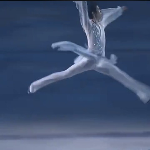 C2FF0876-BE65-47EB-BE57-02476AD08015