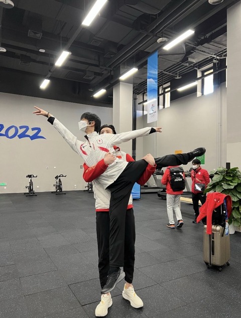 7475041F-FCBE-47D2-8706-1A3C13E56B1B