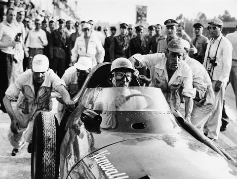 stirling-moss-in-a-vanwall-italian-heritage-images