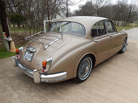 1964_Jaguar_Mark_2_GOLD_PHILIP_COE_002