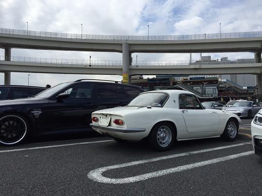 ポツン と小さなスポーツカー E Typeのガレージ Part 2