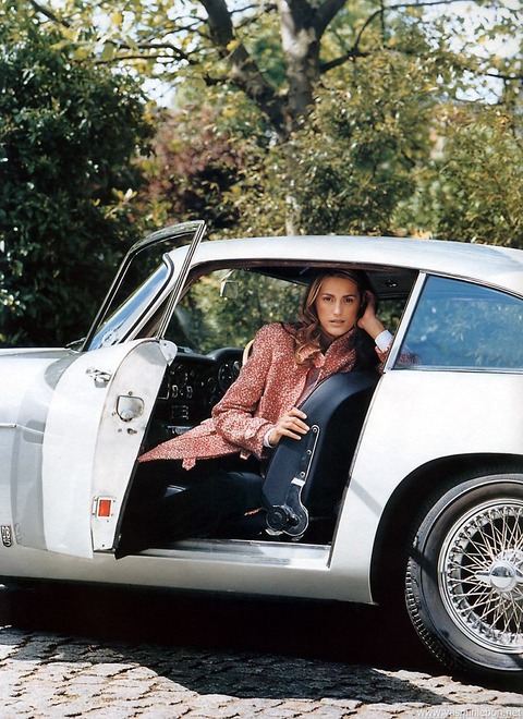 YasminLeBon-RedUK102001-DougOrdway-09