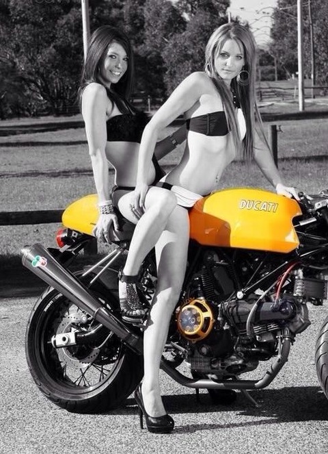 85700ba14c5ffb7255f0fddcf943b7fc--yellow-motorbike-girl
