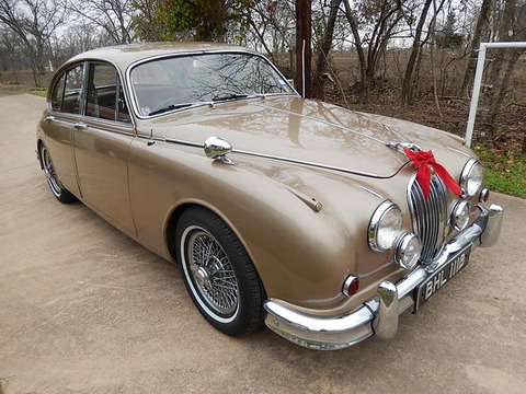 1964_Jaguar_Mark_2_GOLD_PHILIP_COE_001