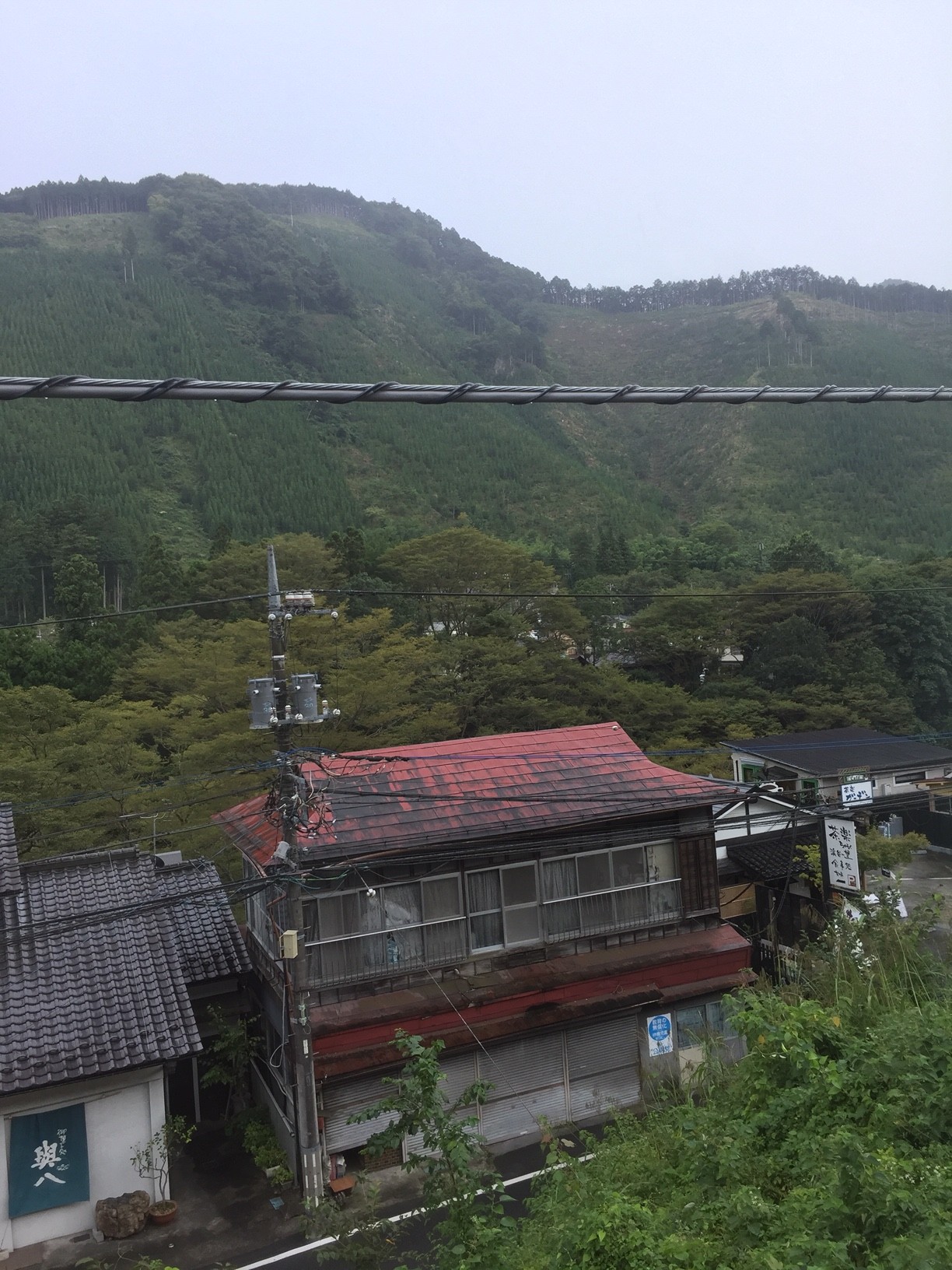 奥多摩 丹三郎 築百三十年の茅葺き蕎麦屋へ E Typeのガレージ Part 2