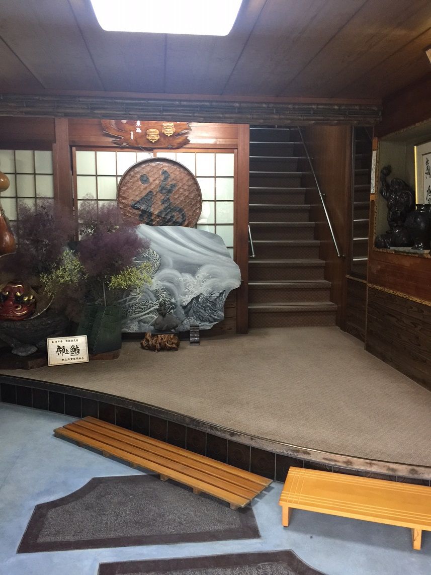 美濃白鳥 料理旅館 浅野屋 で 長良川の鮎を E Typeのガレージ Part 2 美濃白鳥 料理旅館 浅野屋 で 長良川の鮎を E Typeのガレージ Part 2