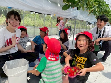 LINE_ALBUM_20260428いちご狩り_260505_74