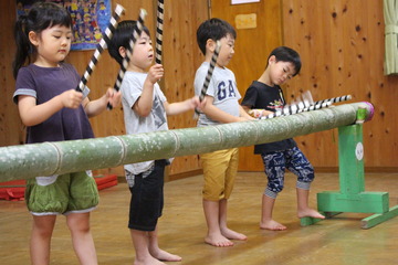 763 R2.7.6㈪4才ひばり組竹太鼓の様子 : 千葉市/若竹保育園のブログ