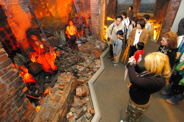 被爆前後の広島市街 1分半に凝縮 平和記念資料館東館 サイクリング ウォーキング