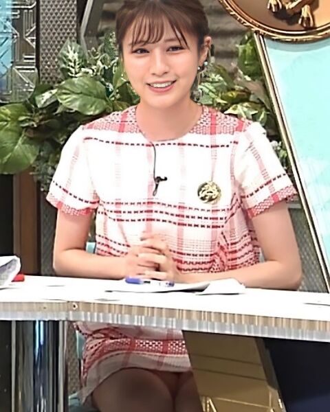 堤礼実のエロエロなパンチラ 251128 : 女子アナ情報