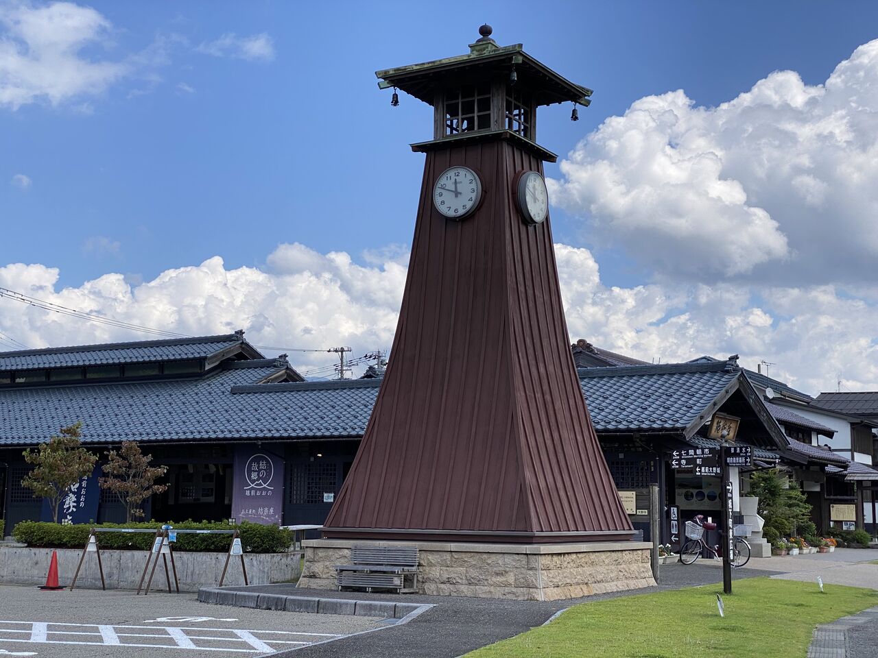 越前大野市の観光拠点 越前おおの結ステーション 多目的広場兼駐車場 福井県大野市 くるま旅でぶらり日本めぐり 越前大野市の観光拠点 越前おおの結ステーション 多目的広場兼駐車場 福井県大野市 くるま旅でぶらり日本めぐり