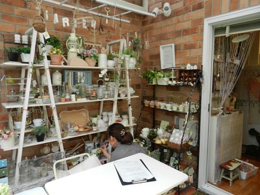 雑貨屋さん Cafe 薔薇に魅せられて Woodruff 北落合 雑貨屋さん Cafe 薔薇に魅せられて Woodruff 北落合