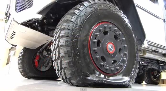 メルセデスベンツ六輪駆動車g63 Amg 6x6 タイヤ空気圧調整映像 自動車youtube速報 かーつべ