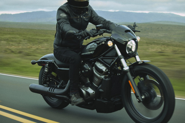 22_rh975_nightster_riding_c8708[1]