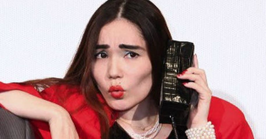 爆Channel平野ノラ【女芸人】平野ノラ、デヴィ夫人ものまねが「似すぎ」と話題…【必見】ビートたけし、有吉弘行…有名芸人を影で支える「裏方芸人」の素顔!【女芸人】平野ノラ、20歳の藤田ニコルとの“顔寄せショット”でも公開処刑を免れたワケ…【驚愕】「くりそつ~」 平野ノラ、カーリング韓国代表“メガネ先輩”のモノマネが金メダル級の完成度…【芸人】平野ノラがバブルネタ封印? 「何バブルって」