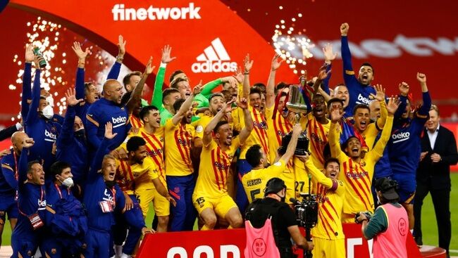 リーガエスパニョーラ 優勝のバルセロナ チームバス内での感情爆発大騒ぎシーンがこれ Football Select リーガエスパニョーラ 優勝のバルセロナ チームバス内での感情爆発大騒ぎシーンがこれ Football Select