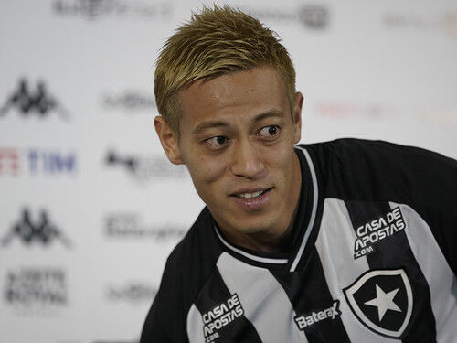 元日本代表 本田圭佑が大胆イメチェン ガングロガンメッシュロン毛 に仰天の声 Football Select